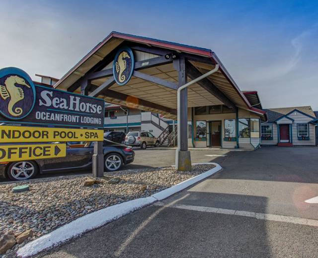 Seahorse Oceanfront Lodging