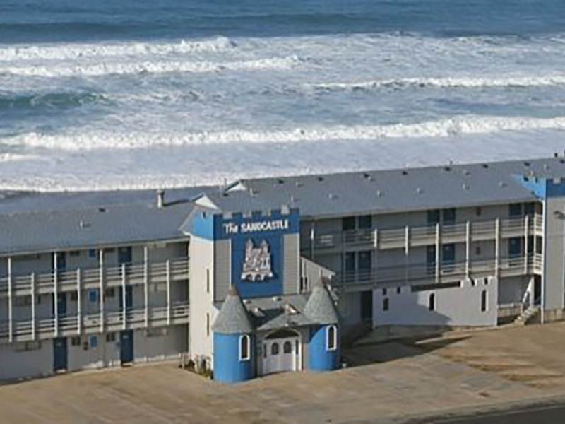 Sandcastle Beachfront Motel