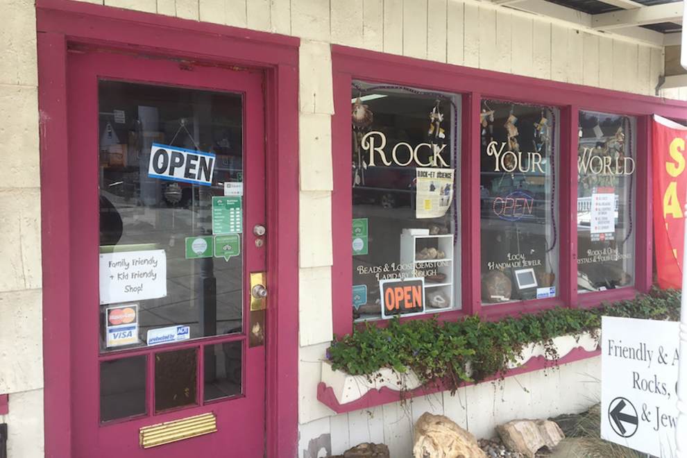 Exterior of "Rock Your World" shop in Lincoln City, OR
