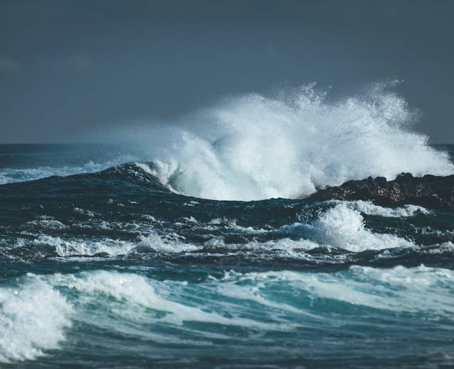 large ocean waves during the King Tides on the Oregon Coast