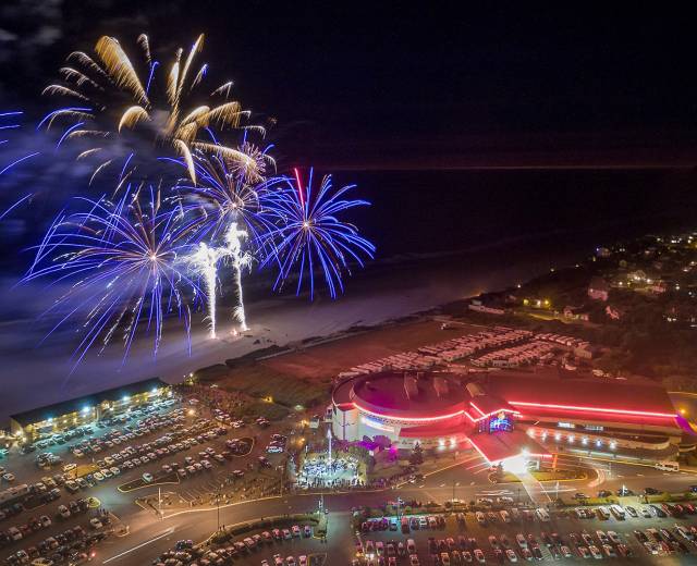 Fireworks light up the night sky in the Wecoma District in Lincoln City, OR.
